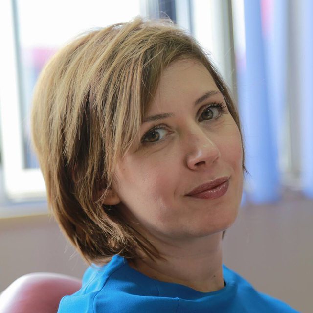 Drejtoresha e Bashës për Komunikimin: Leksionet “si të bëjmë partinë”, njësoj si manuali i lavatrices