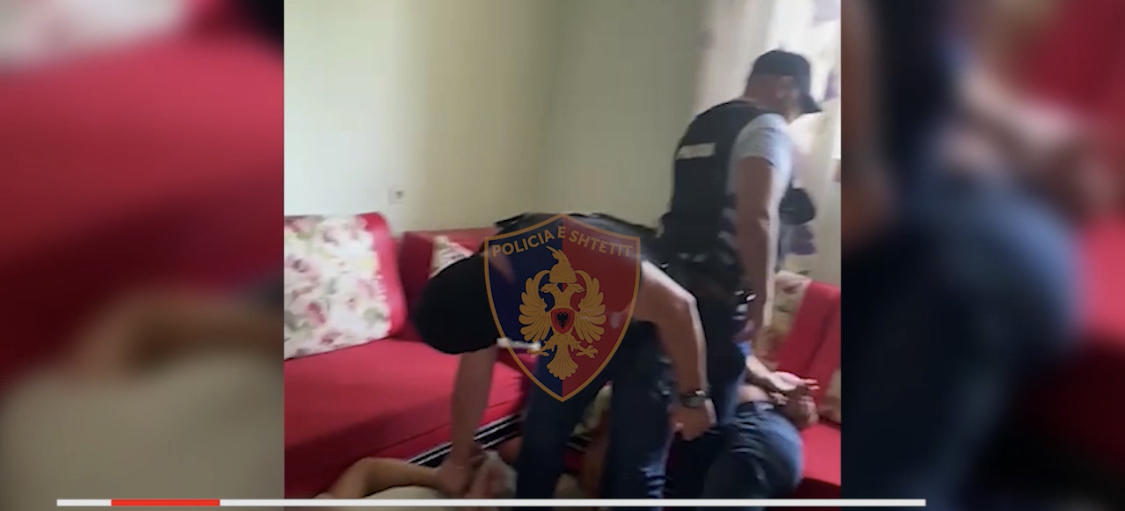 Katër arrestime në Fier, kapen shpërndarësit e drogës mes tyre edhe 63 vjeç