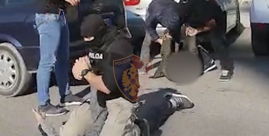 Aksion blic në rrugën Fushë Krujë-Vorë, arrestohen 7 persona, dalin pamjet e aksionit