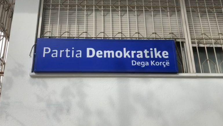Drejtues të seksioneve dhe grupseksioneve të PD në Korcë, largohen, ja cfarë thonë në deklaratë
