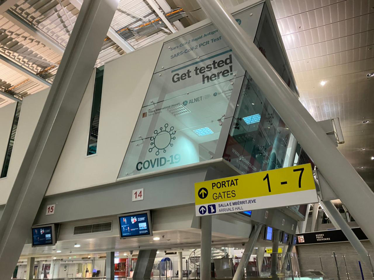 SKANDAL/ Qeveria ia kalon tamponin e shpejtë privatëve, 25 euro një test, biznes i pistë në kurriz të qytetarëve