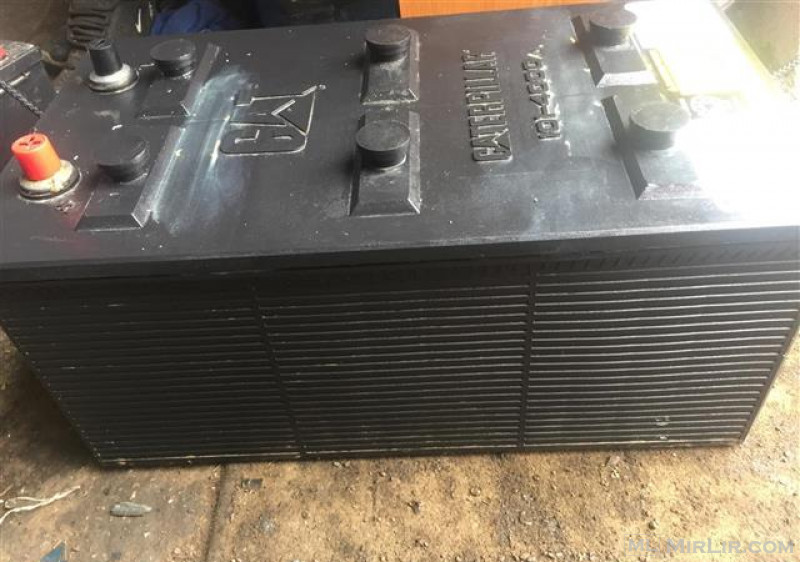 Hajdutë të specializuar për vjedhjen e baterive të kamionëve, policia gjen një arsenal