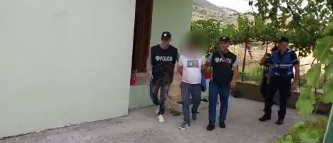 EMRAT/ Kapet sasi e madhe kanabisi në shtëpi, dy në pranga edhe për shitje kokaine