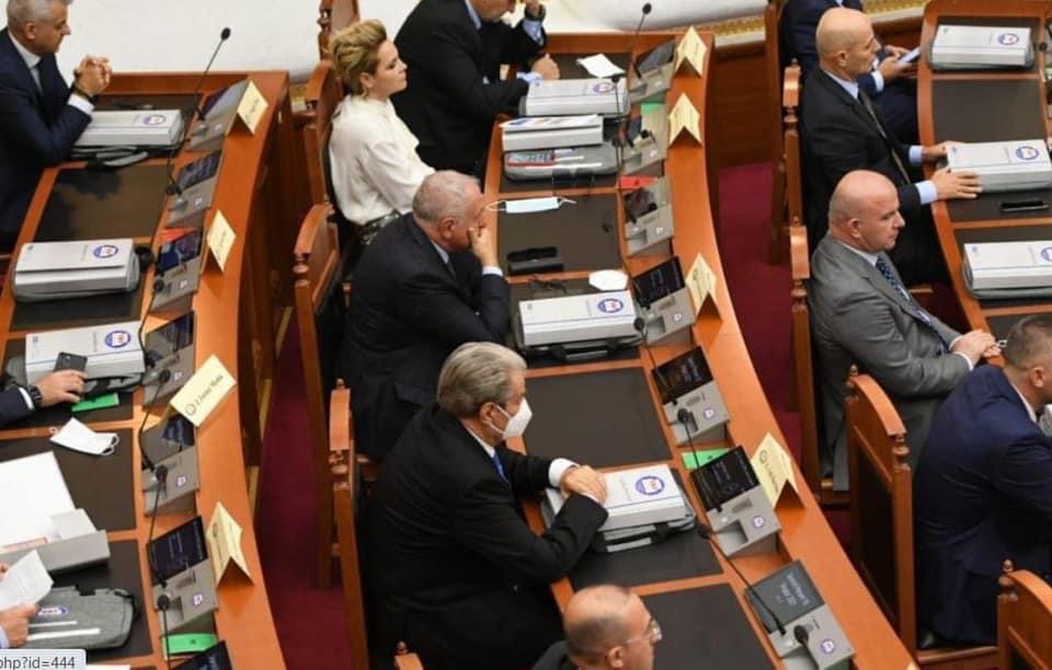 Lindita Nikolla thërret sot sërish seancë parlamentare, mësohet axhenda