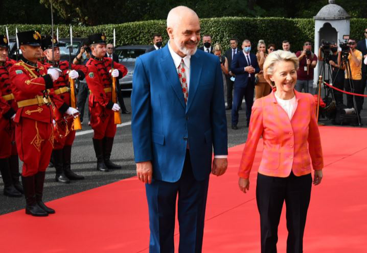 Von Der Leyen poston pas takimit me Ramën: Evropa të mbajë fjalën për anëtarësimin