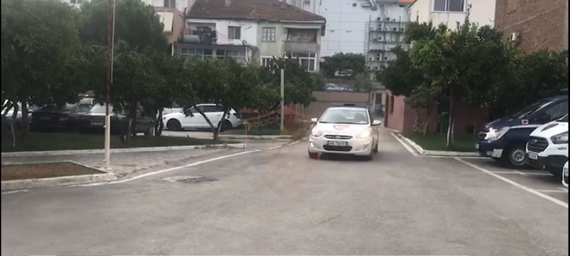 EMRAT/ Ishin fshehur prej kohësh por policia e Fierit i kap