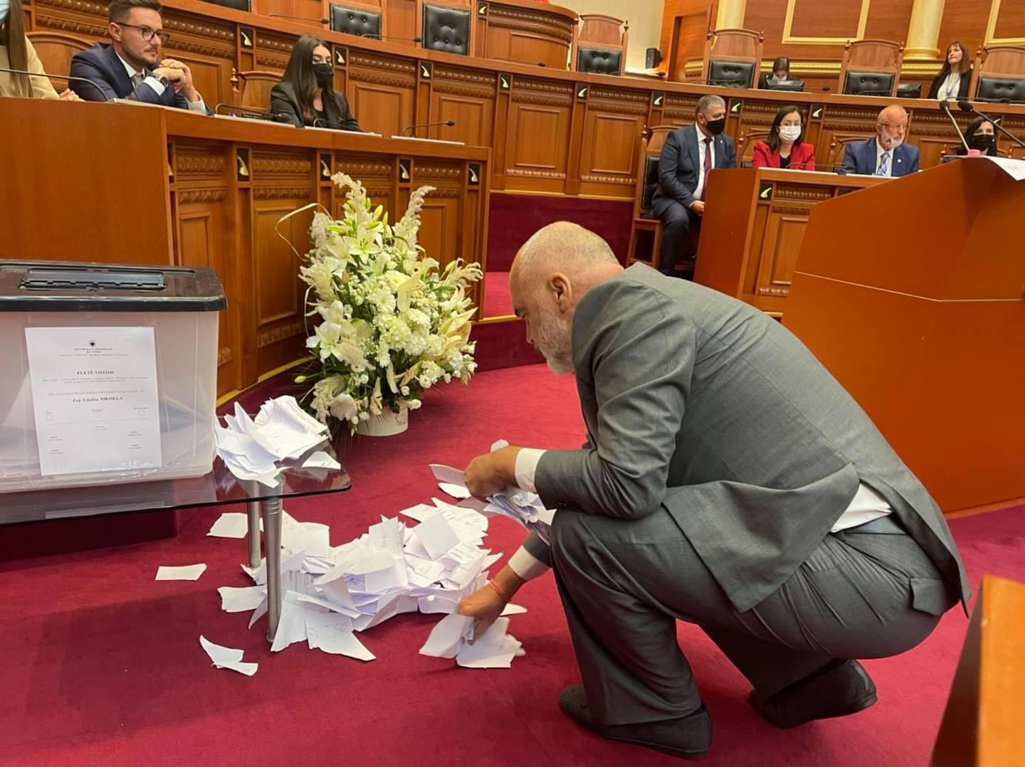 Pampuri i përgjigjet Ramës: Hajduti serial i votave qe si heq dot duart nga fletet e votimit