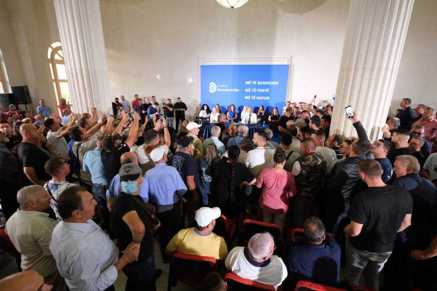 “Ministri në hije i republikanëve me doli në mbrojtje”. Nuk ka më proamerikan se ata që besojnë tek vota e lirë