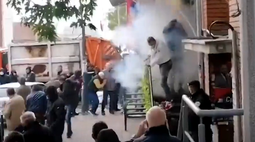 Trazira në veri të Kosovës pas arrestimeve për kontrabandë, 6 policë të lënduar, kush është arrestuar dhe kush është në kërkim