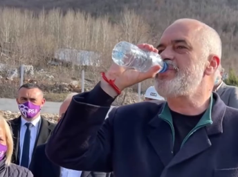 320 të helmuar nga ujësjellësi i Krujës: Gëzuar Prefekt!