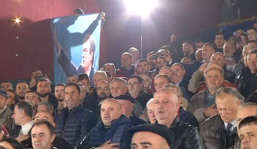 Berisha në Korçë, surpriza nga korçarët për datëlindjen