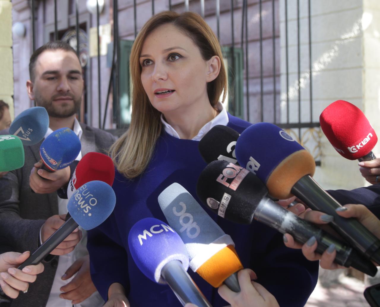 PD dorëzon zyrtarisht nismën për uljen e TVSH-së nga 20% në 6%