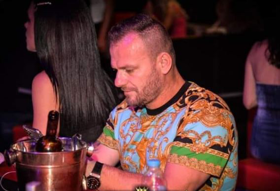 EMRI/ Dalin fotot e shqiptarit të vrarë në Athinë, menaxher lokali, mik me këngëtarë e artistë shqiptarë