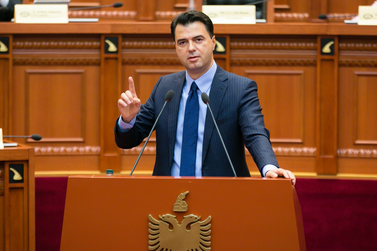 Akuza e Bashës për blerjen e mediave nga qeveria: Kronikat e mediave blihen me paratë e korrupsionit dhe të oligarkëve