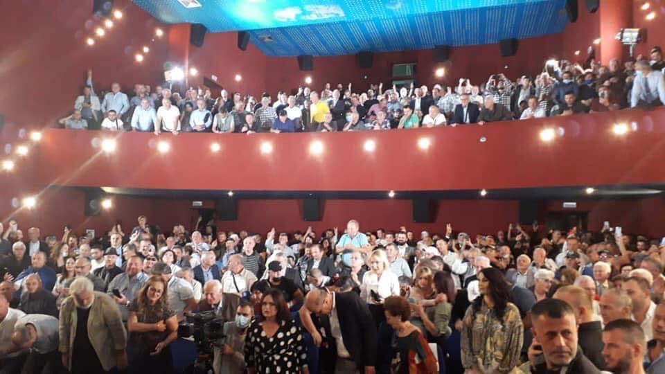 Yuri Kim bën një postim pas takimit të Berishës në Shkodër