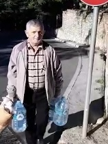 Kruja e helmuar në protestë në orën 14.00, mijëra familje blejnë ujë ndërsa vijojnë shtrimet më spital