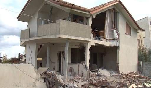 Deputeti i Kurbinit, Kastriot Piroli, nxjerr skandalin: Qytetarët 3 javë pa marrë bonusin e qerasë