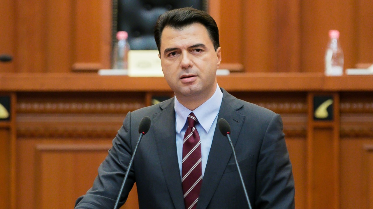 Vettingu në politikë, Basha poston videon, nuk u ndahet ‘atyre që kanë shpërdoruar’