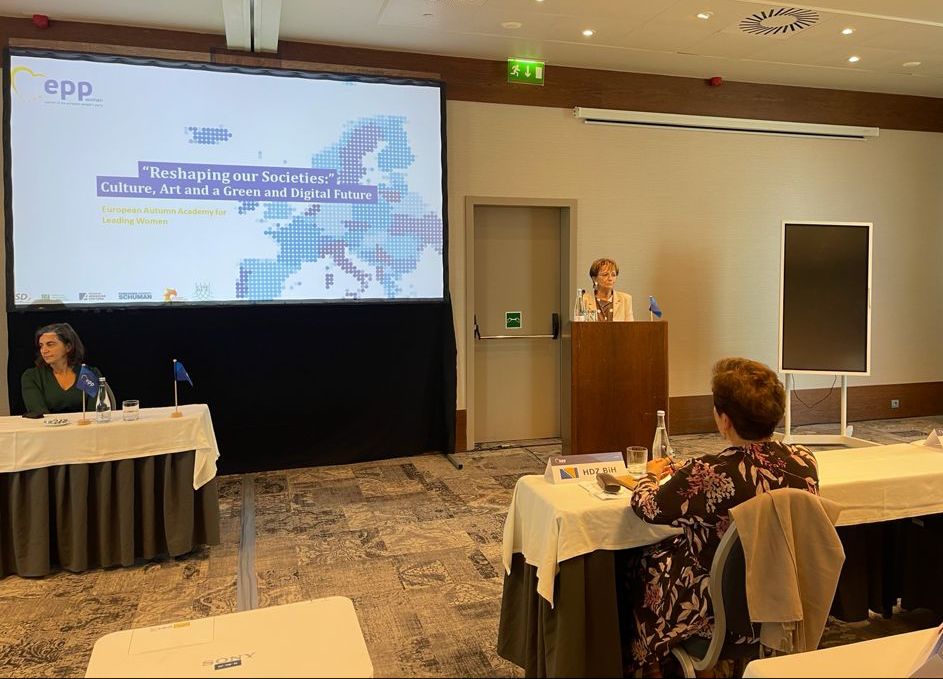 Albana Vokshi: Shqipëria ka bërë hapa mbrapa me demokracinë. Oligarkët dhe krimi i organizuar kontrollojnë vendimmarrjen