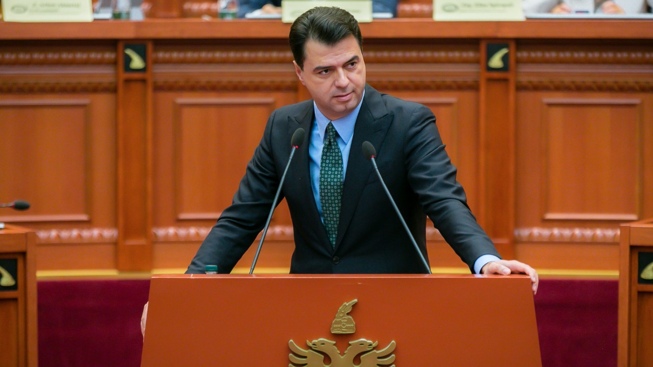 Basha ‘kompozon’ bashkë Berishën, Ramën dhe Metën: Janë trekëndëshi i Bermudës