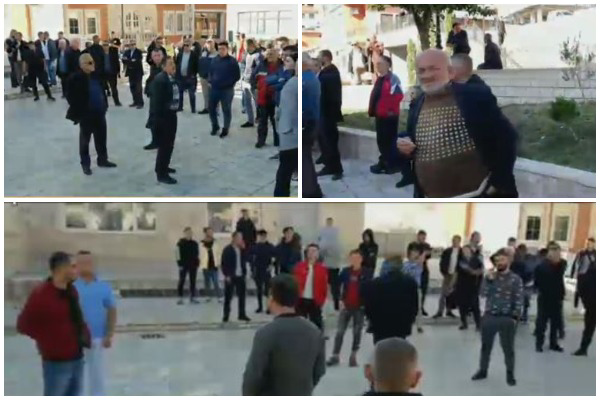 Protestë në Krujë, kërkohet dorëheqja e kryetarit të Bashkisë Artur Bushi