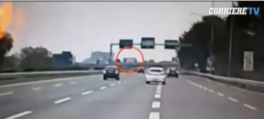 VIDEO/ Dalin pamjet e përplasjese së avionit të miliarderit rumun në Milano