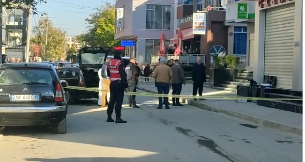 Detaje të reja nga vrasja në Laç, si u qëllua ish polici dhe lidhja me atentatin ndaj të birit. Një autor ishte i pamaskuar