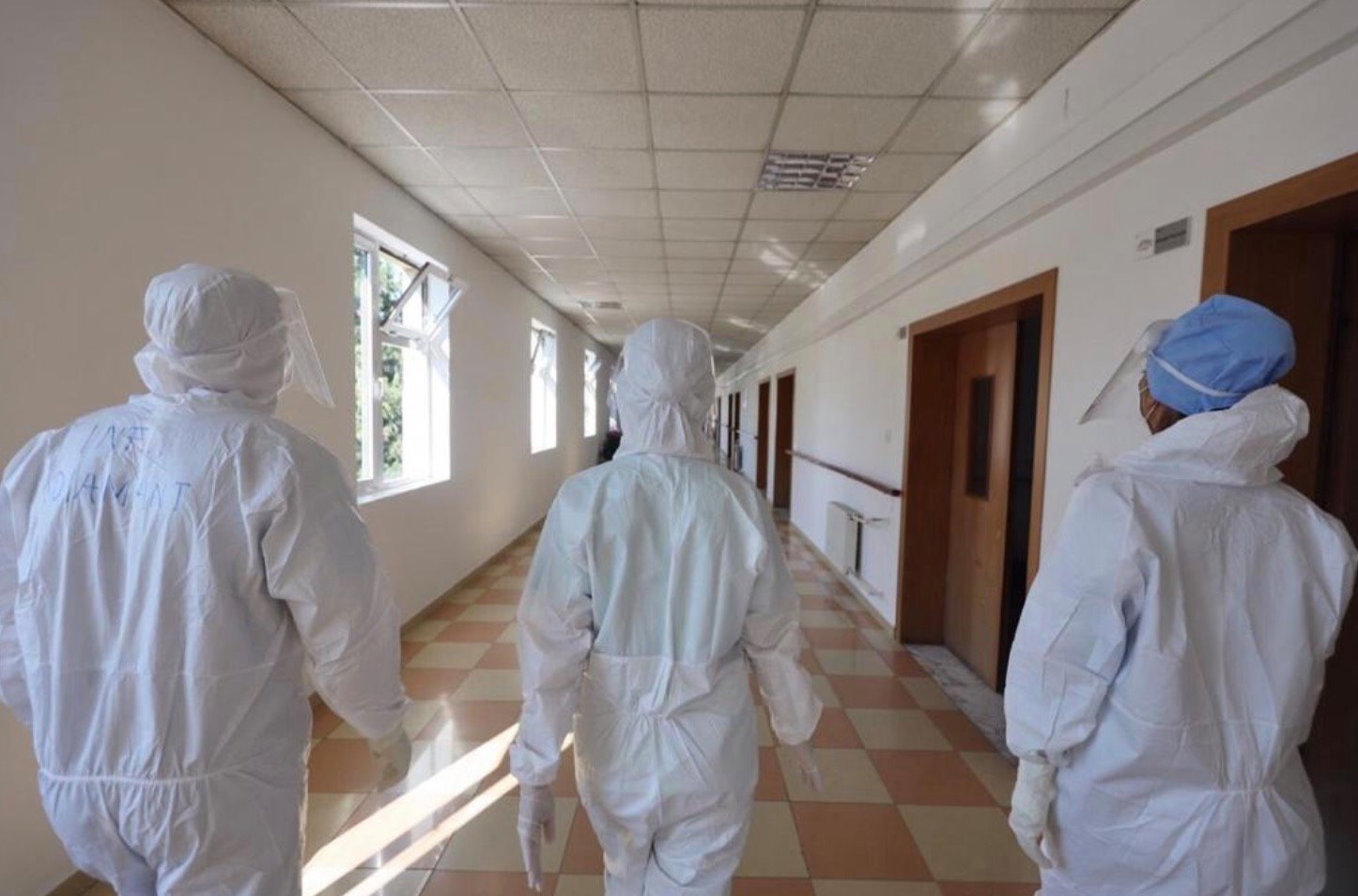 FOTO&VIDEO/ Tiranë, zjarri përfshin spitalin covid 3, policia jep detajet