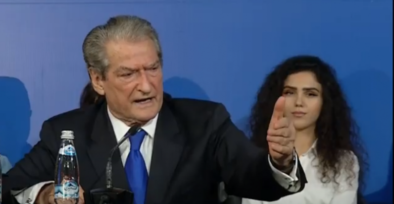 Berisha mban foltoren në Kuçovë, fton të gjithë delegatët t’i bashkohen kuvendit të 11 dhjetorit