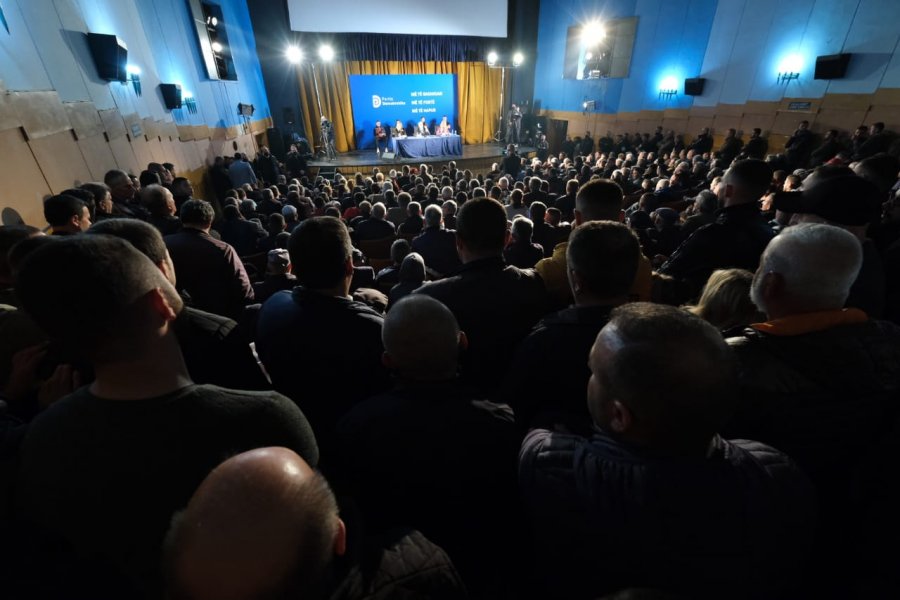 Berisha nga foltorja e Pogradecit: Nesër dorëzojmë 4200 firma për mbledhjen e Kuvendit Kombëtar të PD