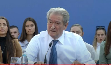 Berisha me FRPD: Pengkryetari duhej të ishte këtu sot në debat me ju dhe me mua. Sulmoi Këlliçin se kishte frikë se i zinte vendin