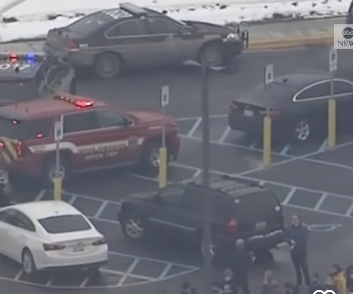 3 nxënës u vranë dhe 6 u plagosën nga 15 vjeçari në një shkollë në Oxford