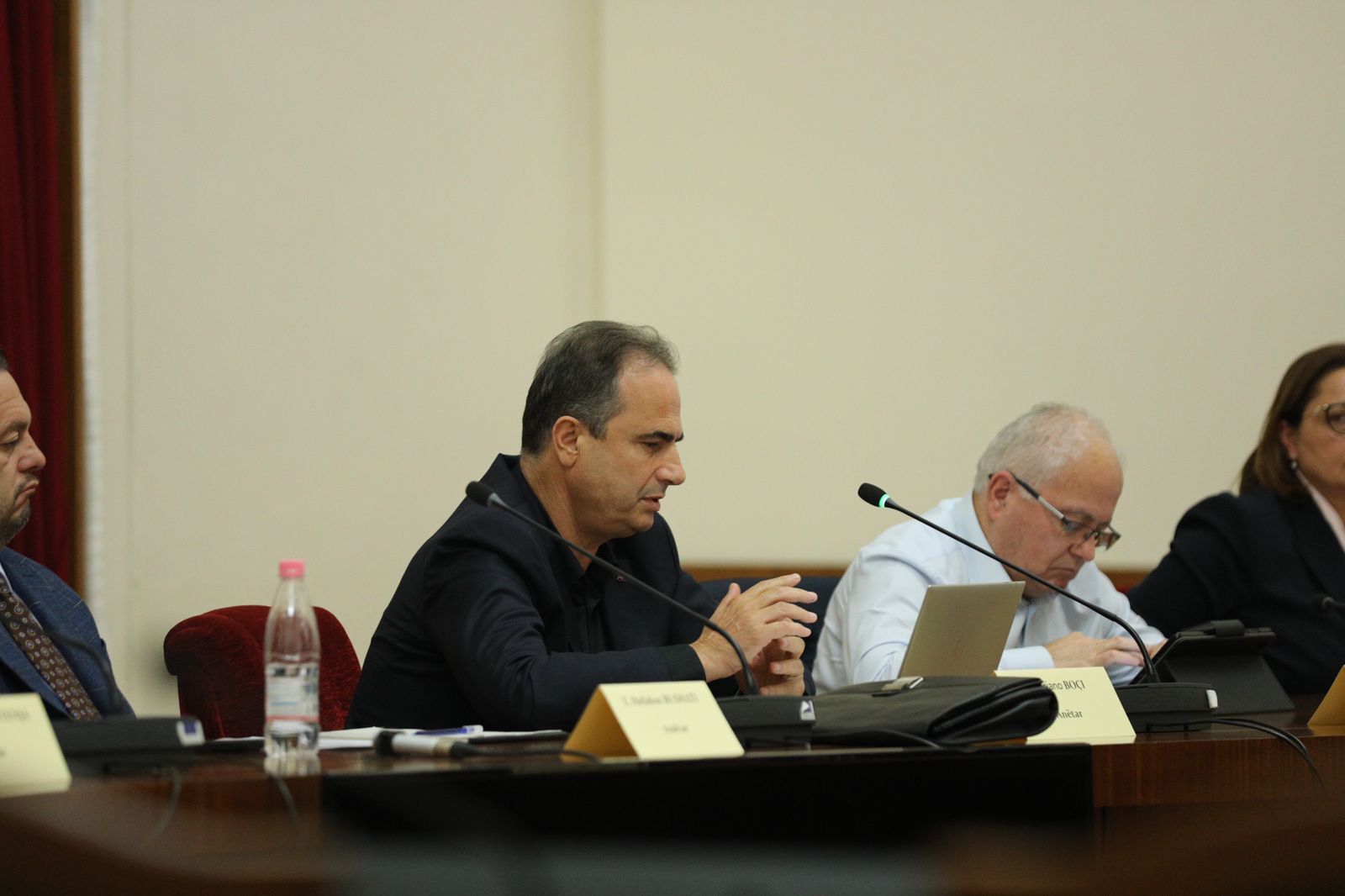 Luçiano Boçi zbardh skemën korruptive për incineratorin e Elbasanit. Të gjitha faktet e sjella në komisionin hetimor.