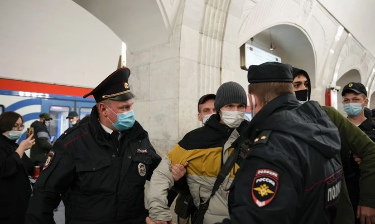 Softuer në Rusi për të zbuluar trazirat masive para shpërthimit