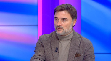 Alibeaj lë të kuptohet se Basha nuk lëviz nga zyra as më 5 janar e as me 8 janar