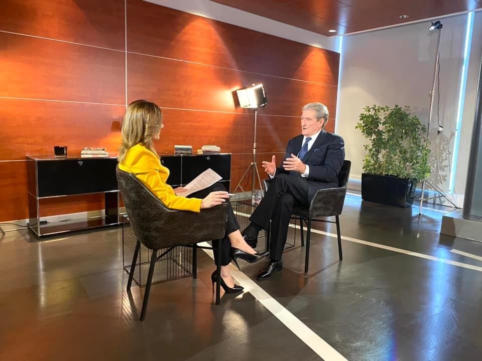 “Do largohet butësisht nga zyra në janar. Do i paketohen me kujdes gjërat personale”