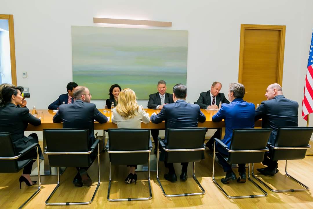 Basha poston fotot e takimit me Zëvendës Ndihmës Sekretarin e Shtetit, Escobar