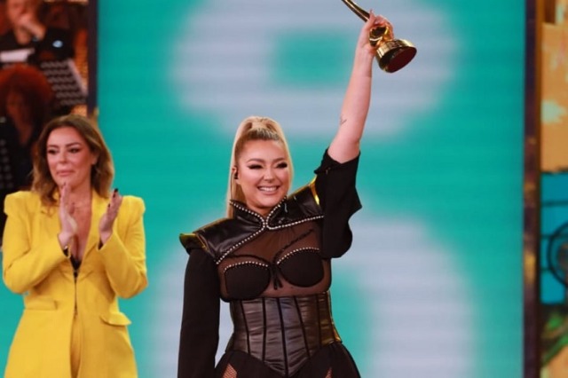 Ronela Hajati fiton festivalin e 60 të këngës në RTSH