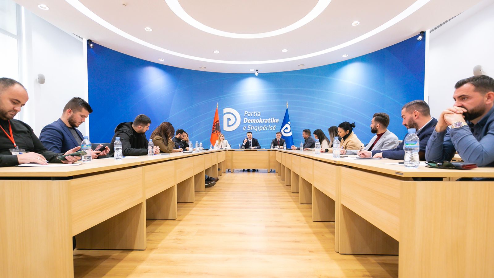 Basha për inceneratorët: Taksat e vjedhura nga qytetarët i vjedhin ministrat në grup