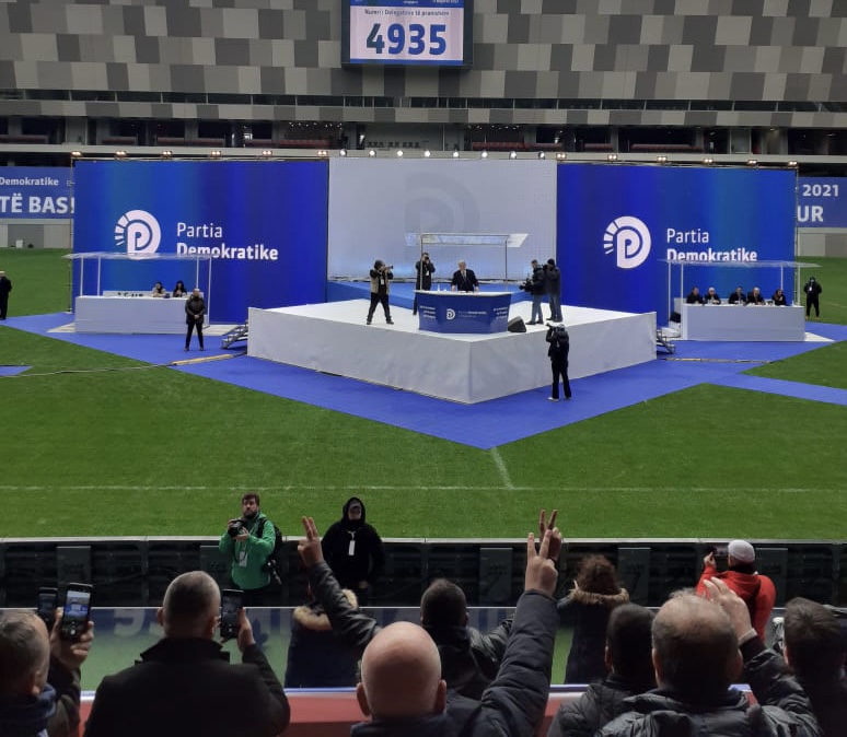 Berisha, PD pas rithemelimit, parti e kultit te anetarit te partise