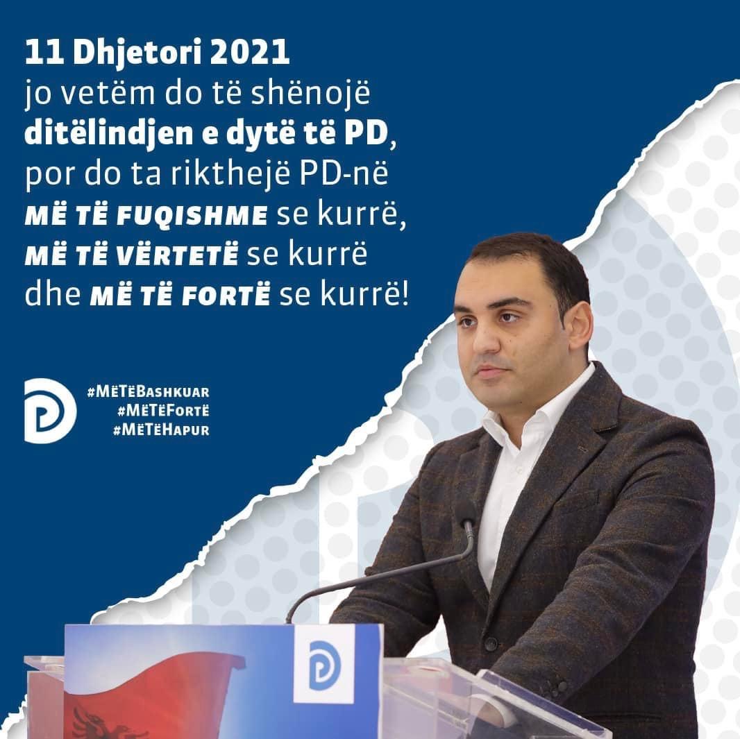 Belind Këlliçi publikon dy kartat e anëtarësisë në PD të prindërve, shihni çfarë date mbajnë