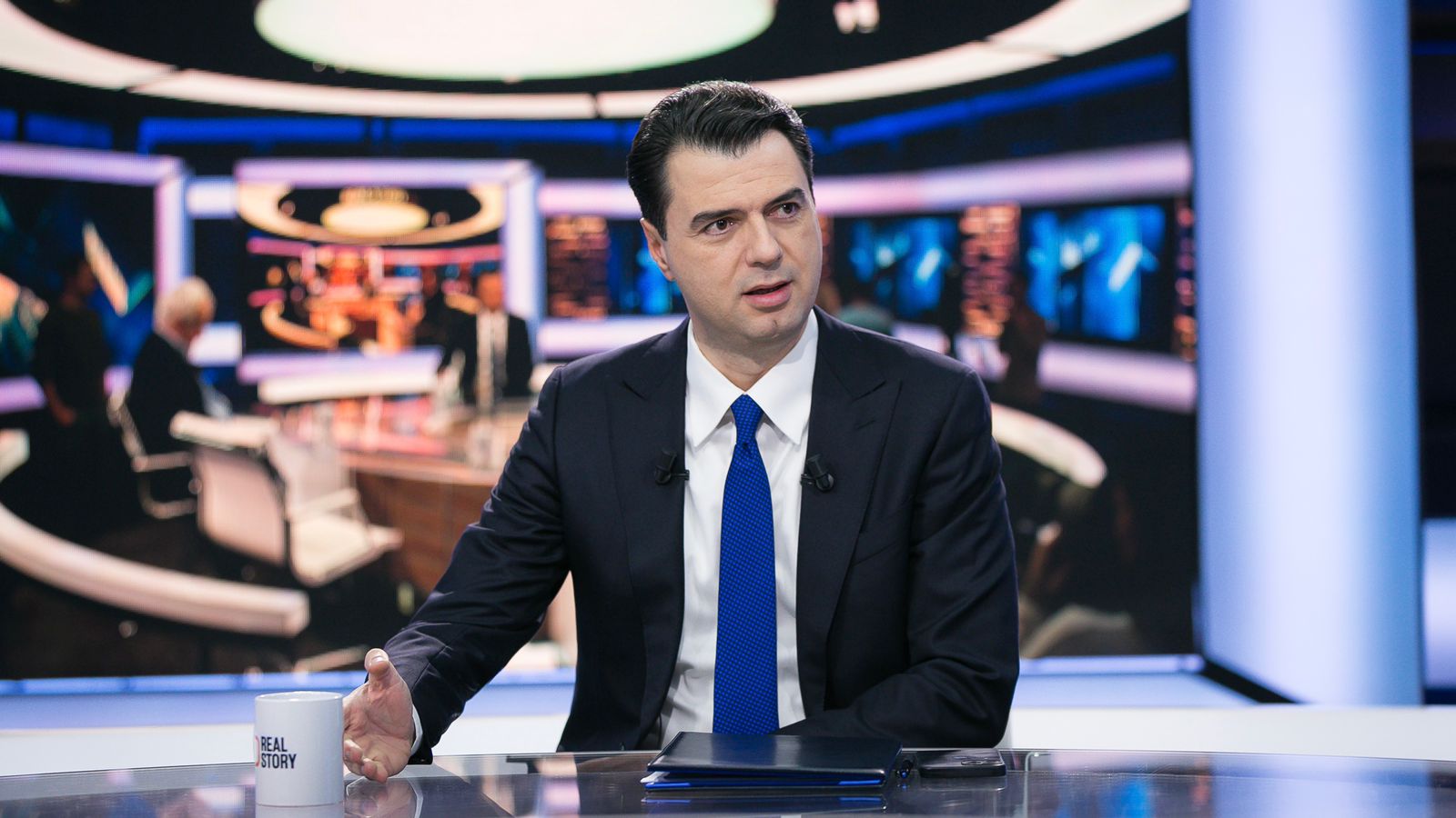 Basha: Përgjegjësia e pashmangshme e kryetarit të Partisë Demokratike është të vendos interesat e partisë demokratike të parat