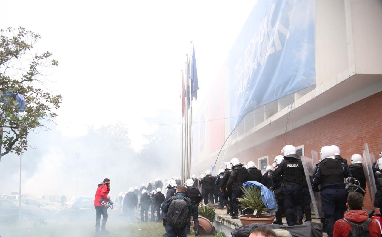 REDIN HAFIZI/ Basha doli lakuriq