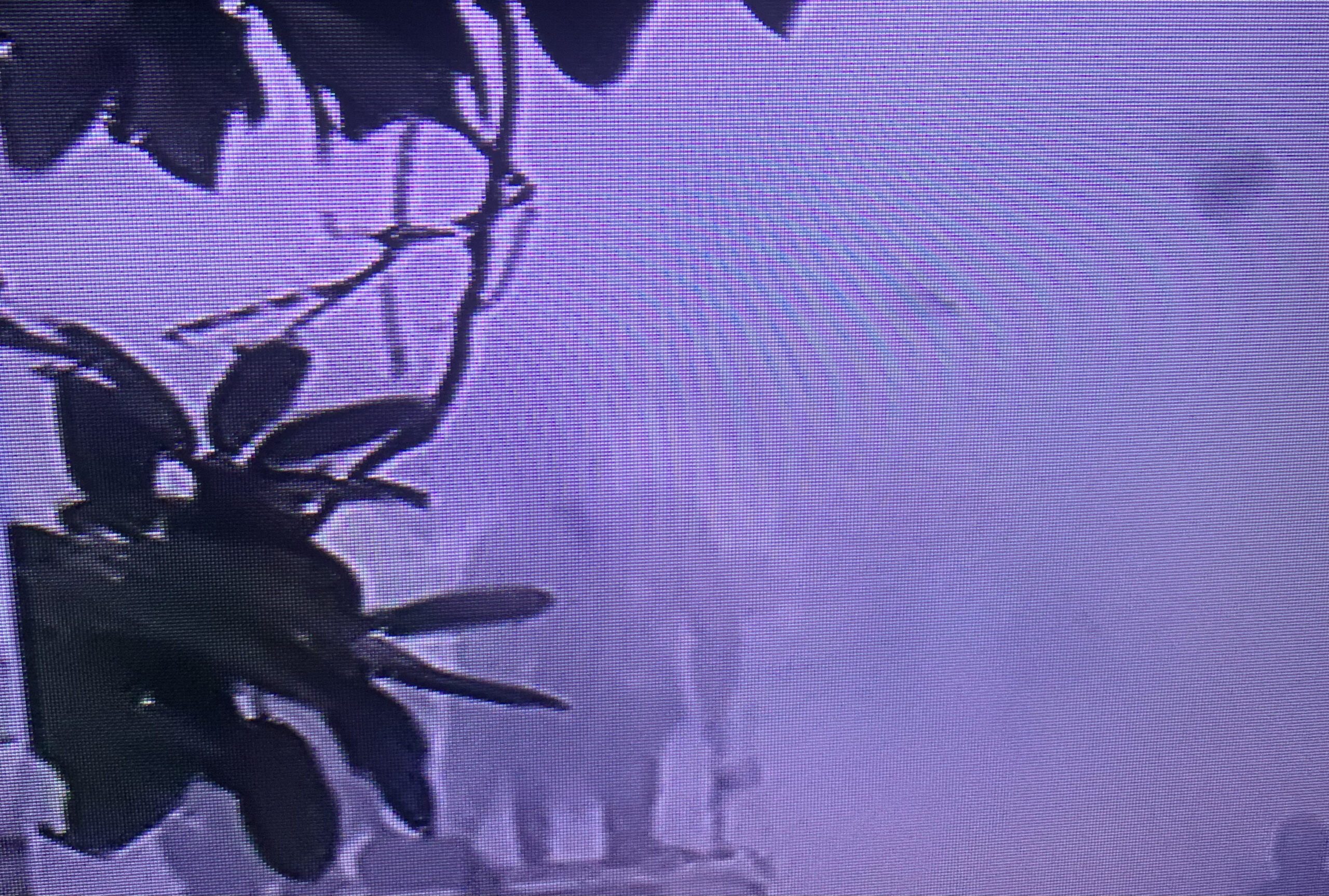 Rama dërgon policinë në ndihmë të mercenarëve të Bashës brenda PD. Gaz lotsjellës dhe bote me ujë