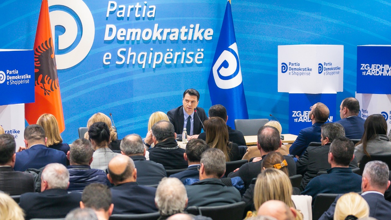 “Basha i thirri në mbledhje, u tha flisni hapur, pa e ditur ata se po i inçizonte”