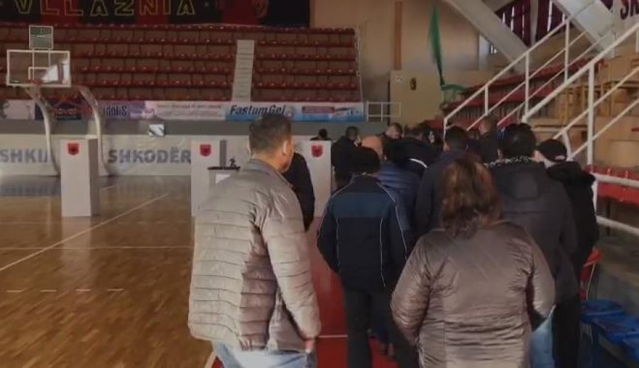 Primaret, pjesëmarrje masive në 6 qytete për zgjedhjen e kandidatit demokrat