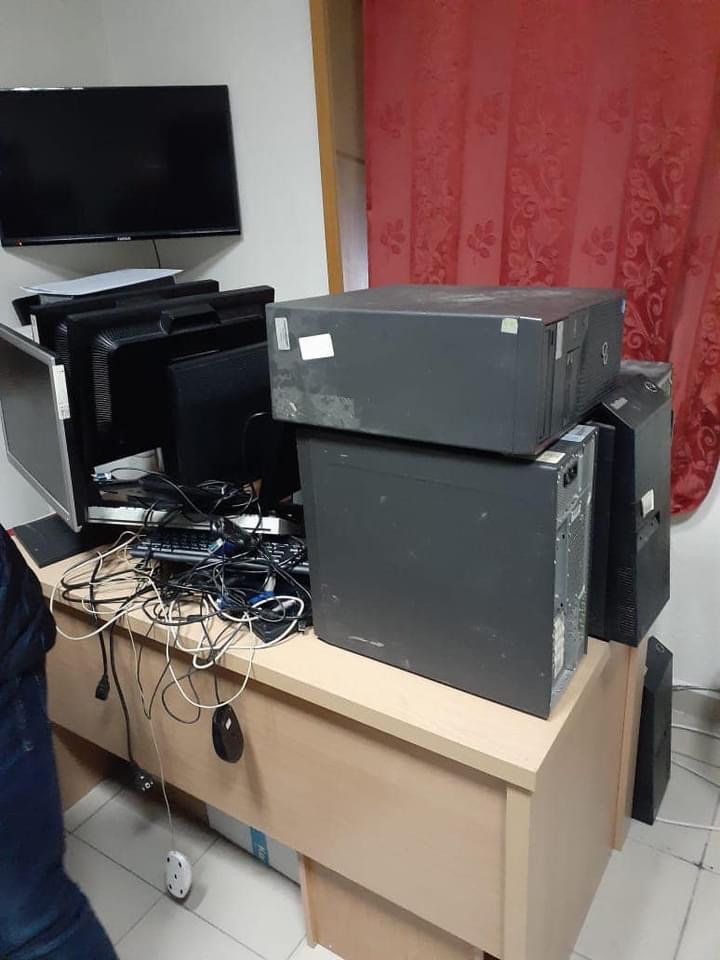 KORÇË/ 3 policë procedohen në gjendje të lirë, u përfshinë në veprimtari antiligjore