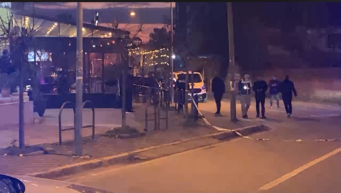 Masakra në Tiranë, merr plumba edhe kamarieri 19 vjeçar, rëndë i vëllai i viktimës
