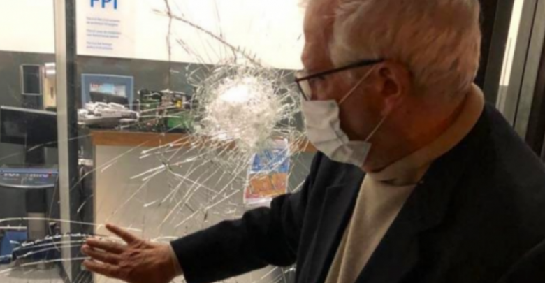 Ptotestuesit në Bruksel sulmojnë zyrat e BE, dhunohen zyrat e Komisionit