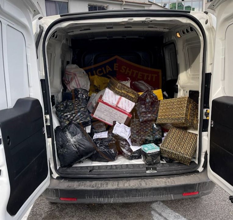 Tregti online përmes postës private, 2 në pranga, 2 në kërkim